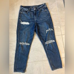 American Eagle High Rise Mom Jean Size 8